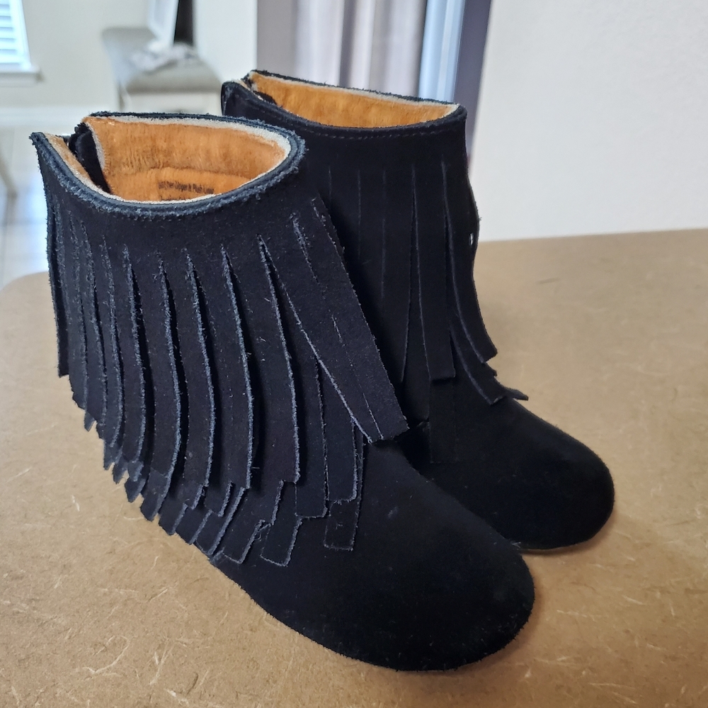 Monkey Feet
